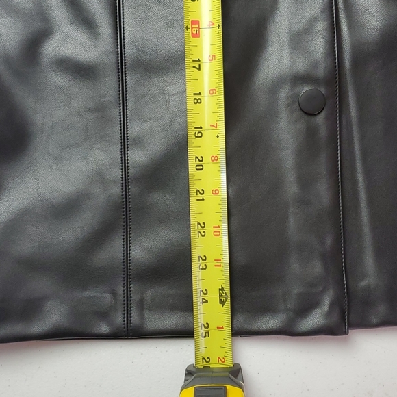 NWT Joseph Ribkoff black faux leather skirt - Picture 6 of 7